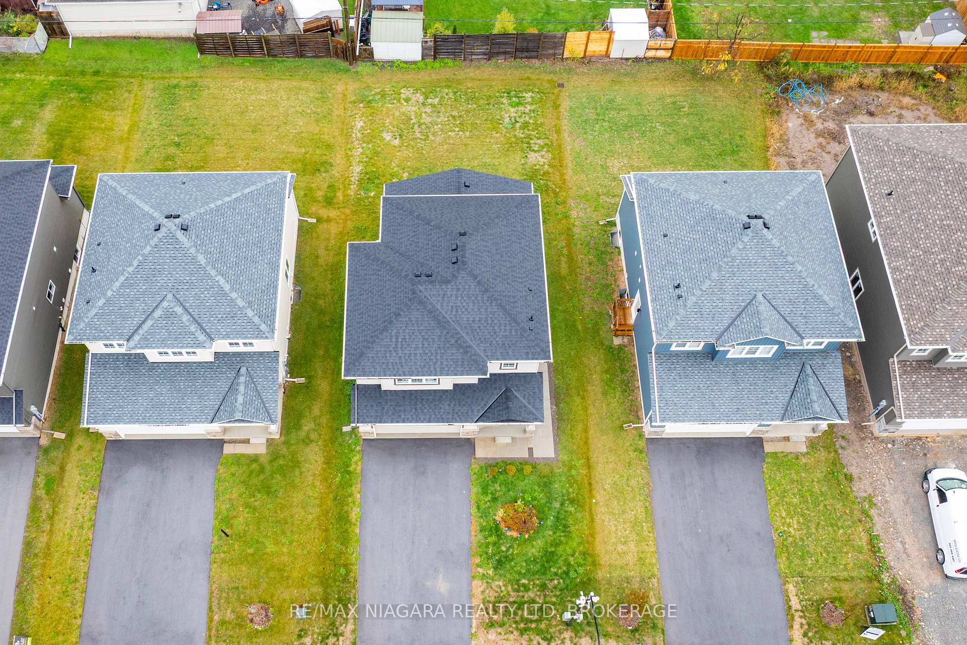 Photo 29 of 90 Hillcrest Road, Port Colborne, Main Street — HOMEH