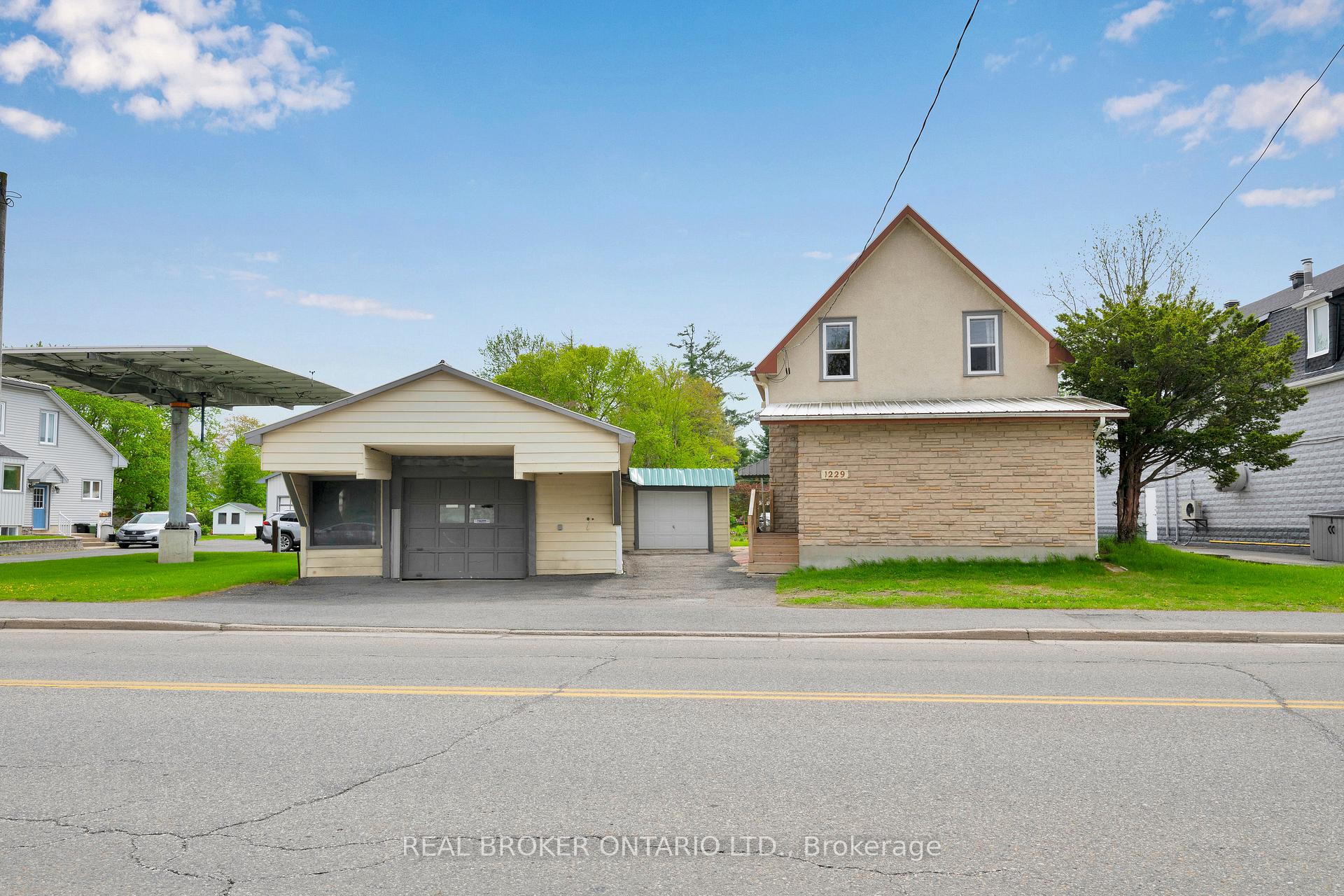Photo 1 of 1229 Colonial Road, Ottawa, Navan — HOMEH