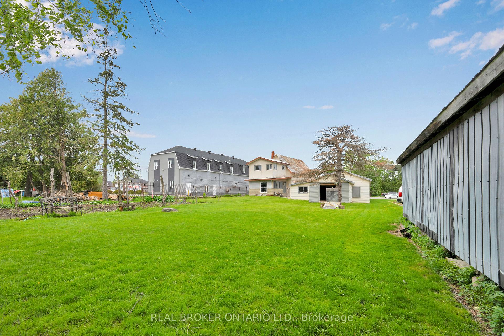 Photo 10 of 1229 Colonial Road, Ottawa, Navan — HOMEH