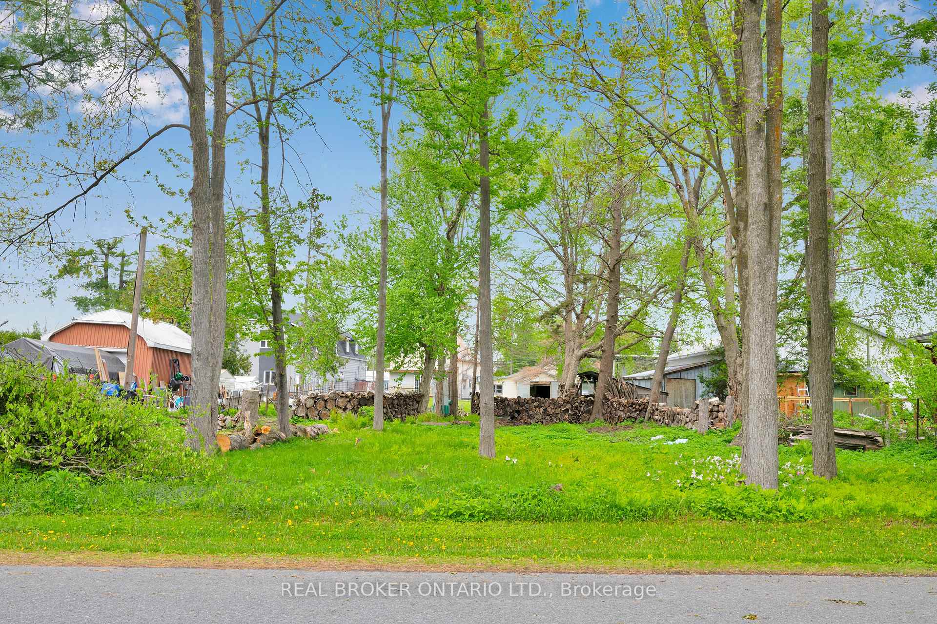 Photo 12 of 1229 Colonial Road, Ottawa, Navan — HOMEH
