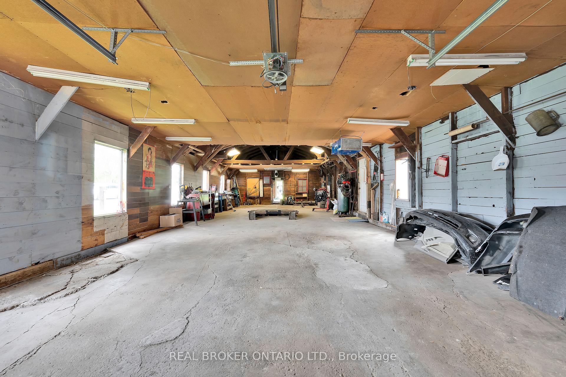 Photo 14 of 1229 Colonial Road, Ottawa, Navan — HOMEH