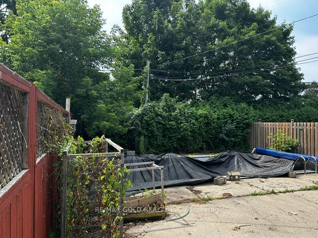 Photo 2 of 109 Tecumseh Avenue, Oshawa, Centennial — HOMEH