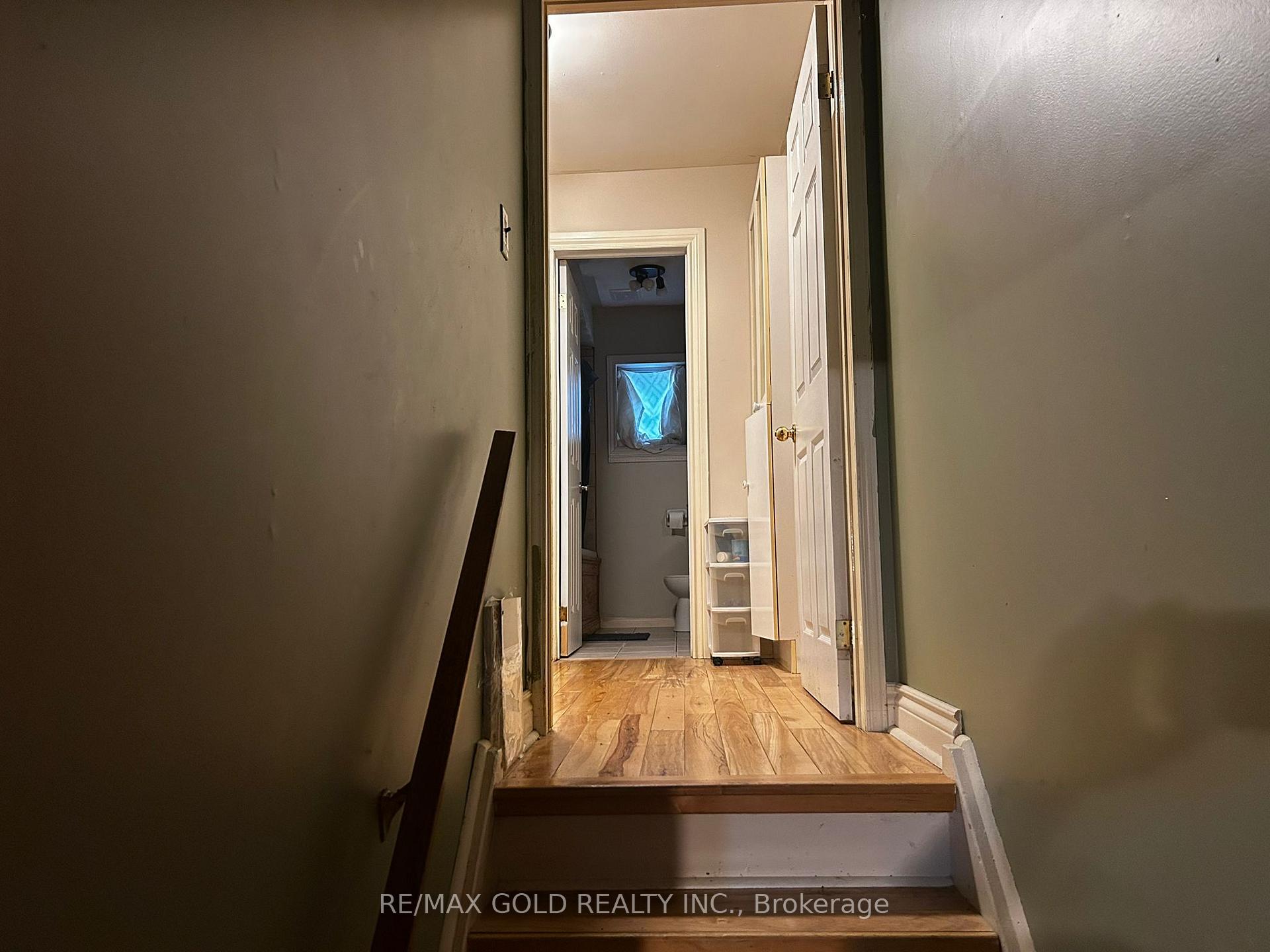 Photo 3 of 109 Tecumseh Avenue, Oshawa, Centennial — HOMEH