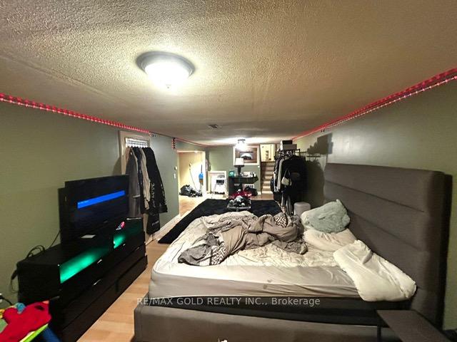 Photo 4 of 109 Tecumseh Avenue, Oshawa, Centennial — HOMEH
