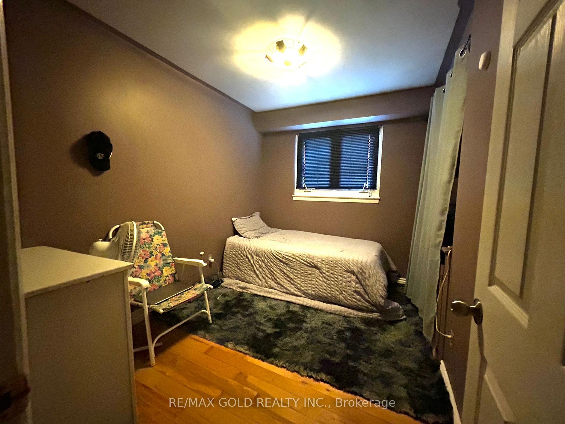Photo 8 of 109 Tecumseh Avenue, Oshawa, Centennial — HOMEH