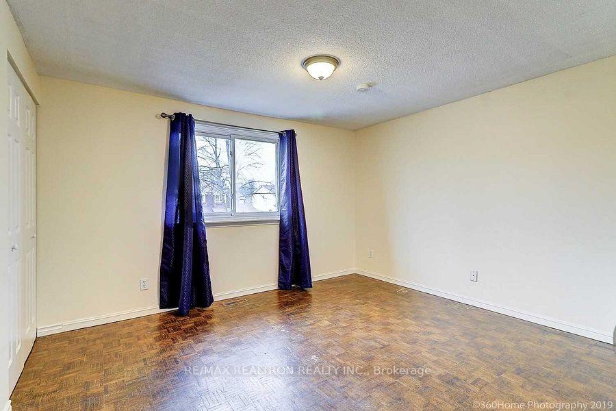 Photo 16 of 1480 Tampa Crescent, Oshawa, Samac — HOMEH