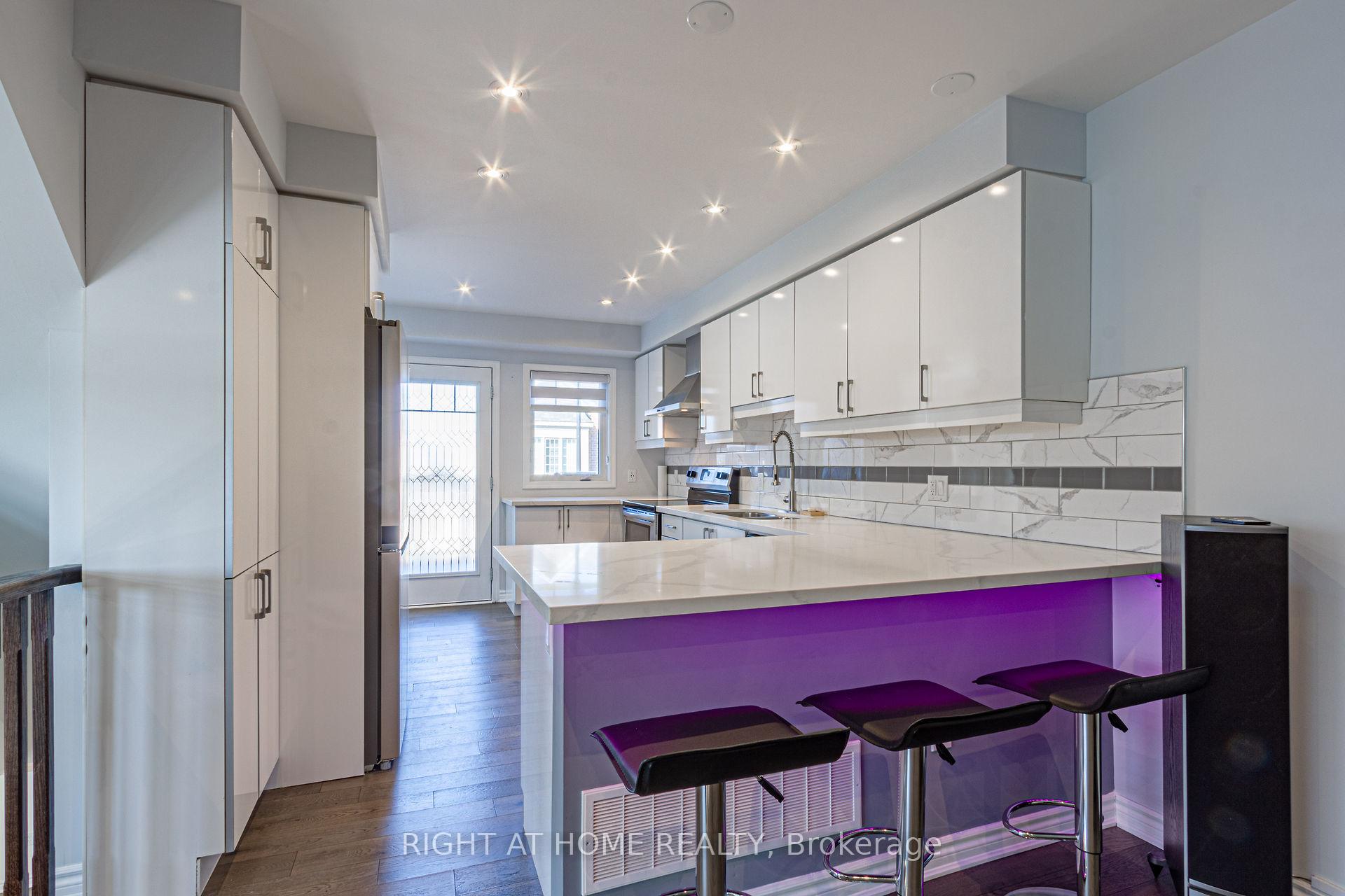 Photo 15 of Unit #136, 1000 Asleton Boulevard, Milton, Willmott — HOMEH