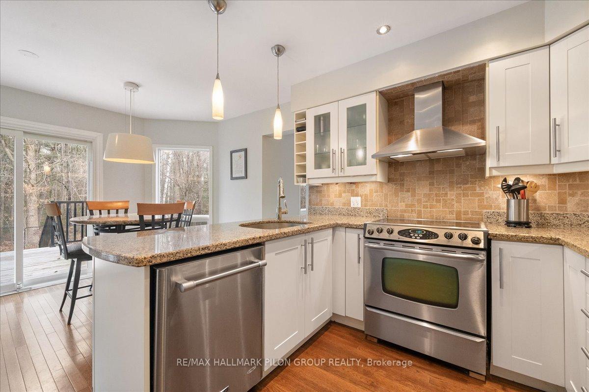 Photo 10 of 1697 Des Perdrix Crescent, Ottawa, Orleans/Sunridge — HOMEH