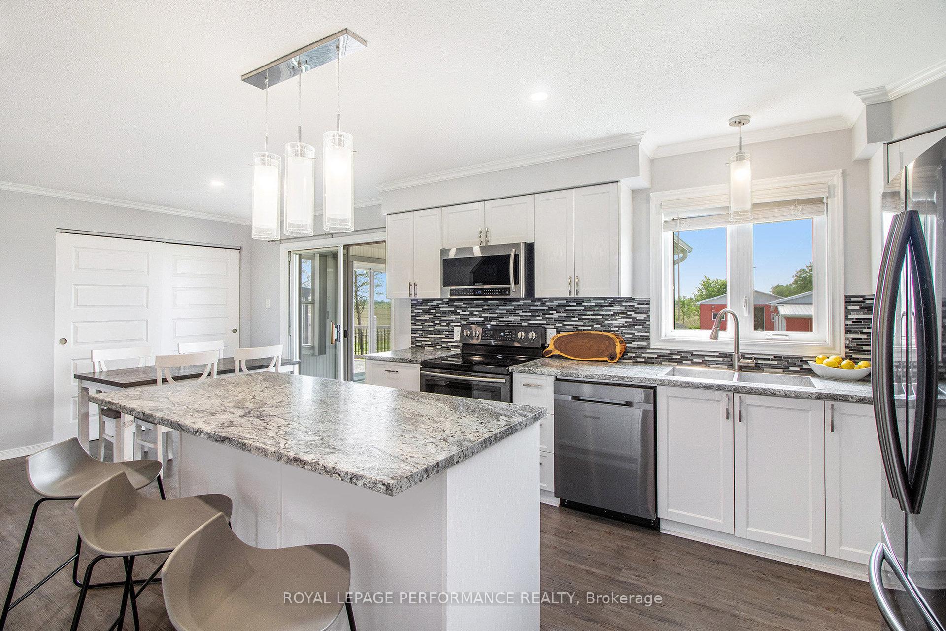 Photo 6 of 3686 Dunning Road, Ottawa, Sarsfield/Bearbrook — HOMEH