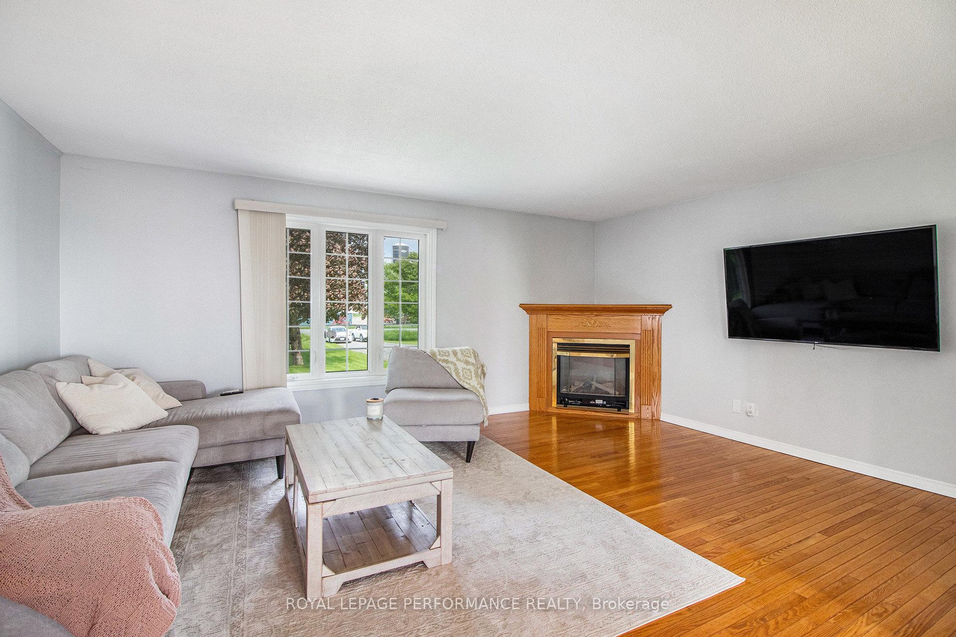 Photo 10 of 3686 Dunning Road, Ottawa, Sarsfield/Bearbrook — HOMEH