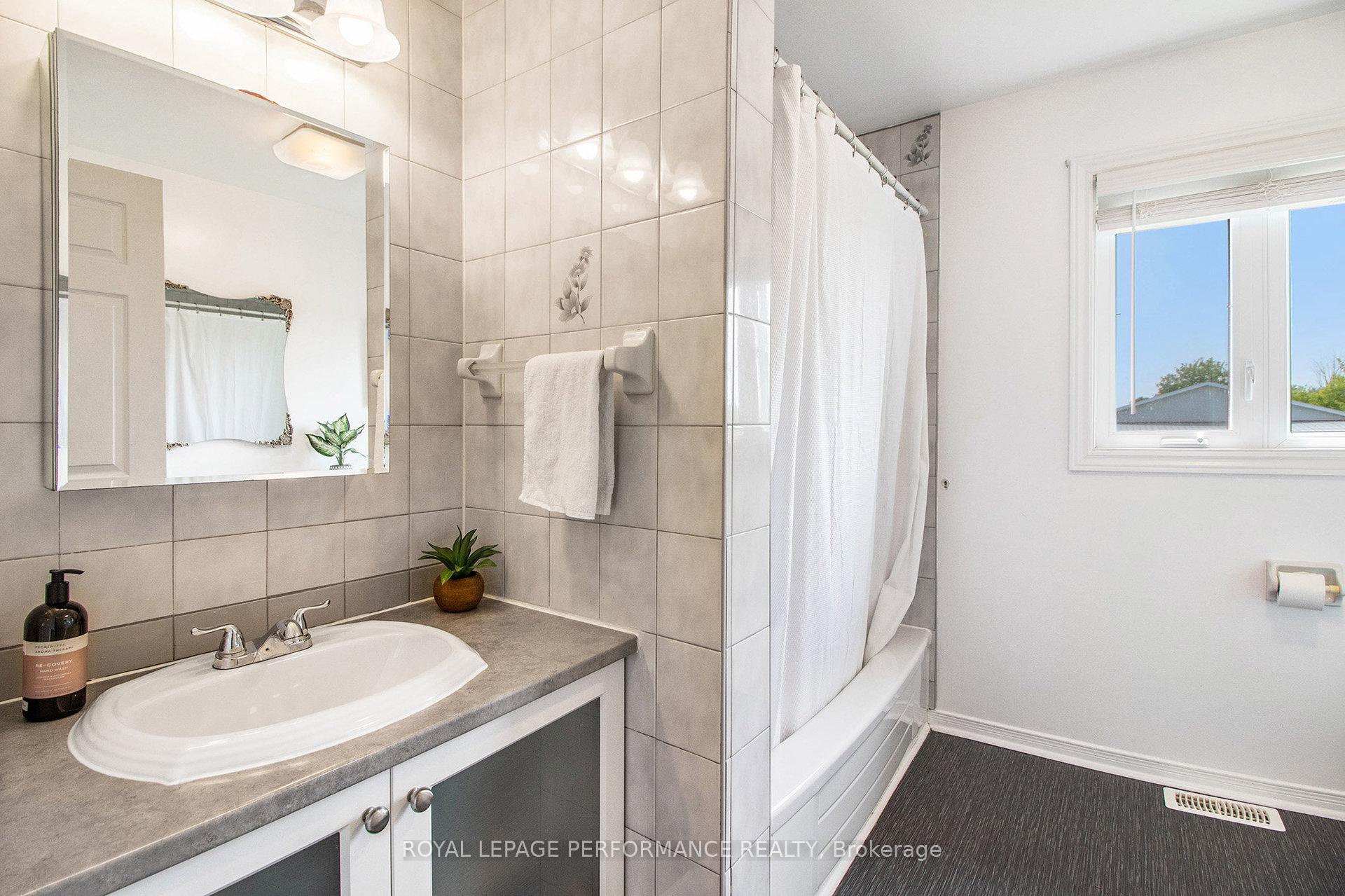 Photo 20 of 3686 Dunning Road, Ottawa, Sarsfield/Bearbrook — HOMEH