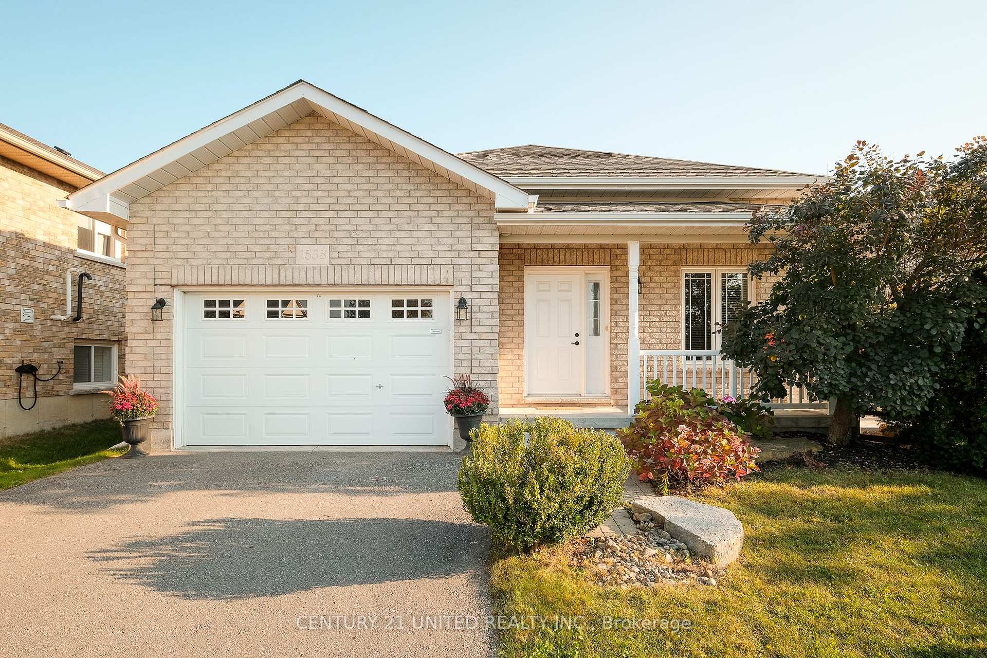 Front of 1538 Ireland Drive