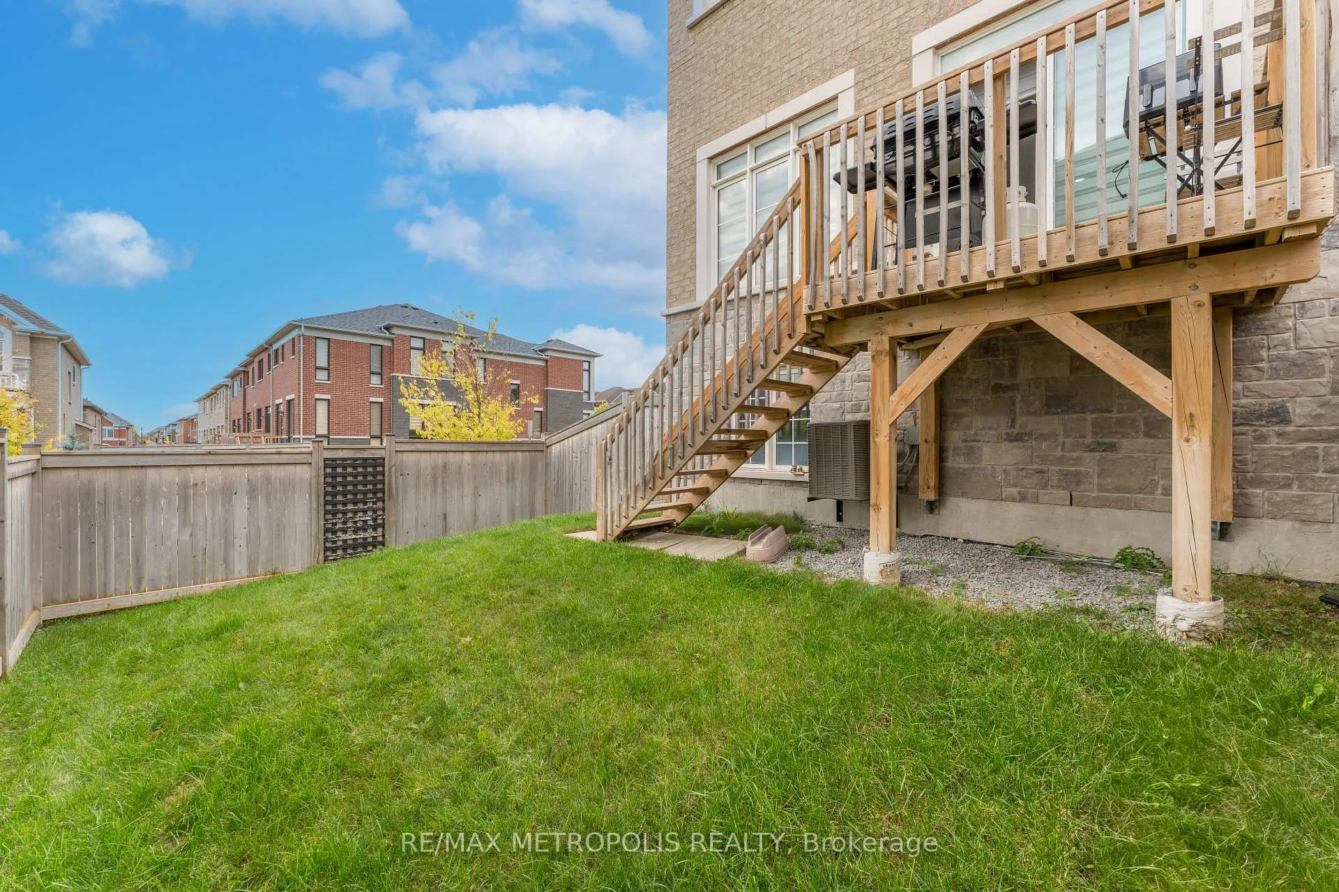 Photo 6 of 2503 Hibiscus Drive, Pickering, Rural Pickering — HOMEH