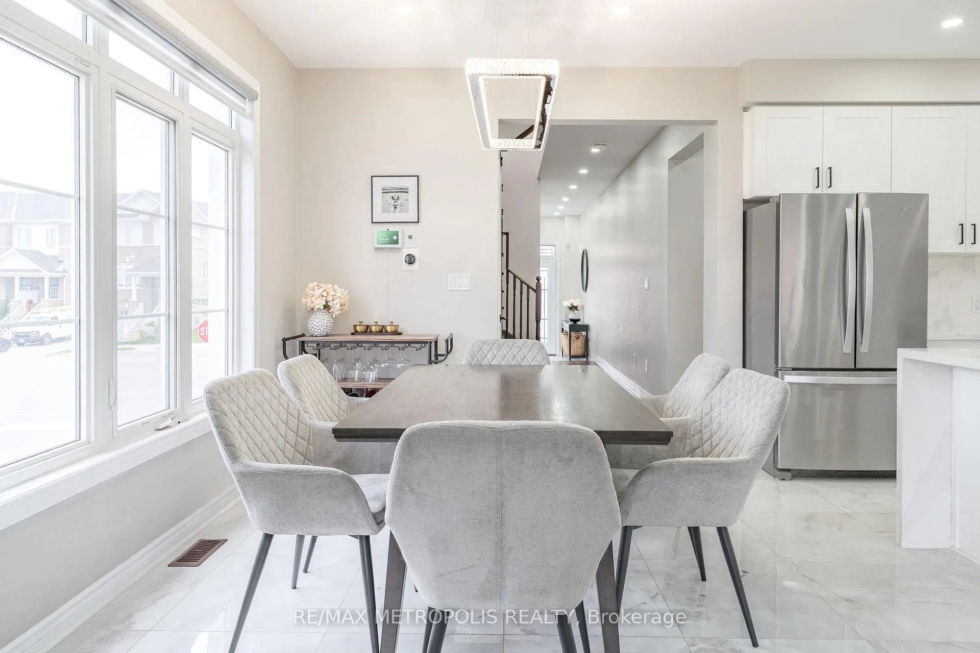 Photo 10 of 2503 Hibiscus Drive, Pickering, Rural Pickering — HOMEH