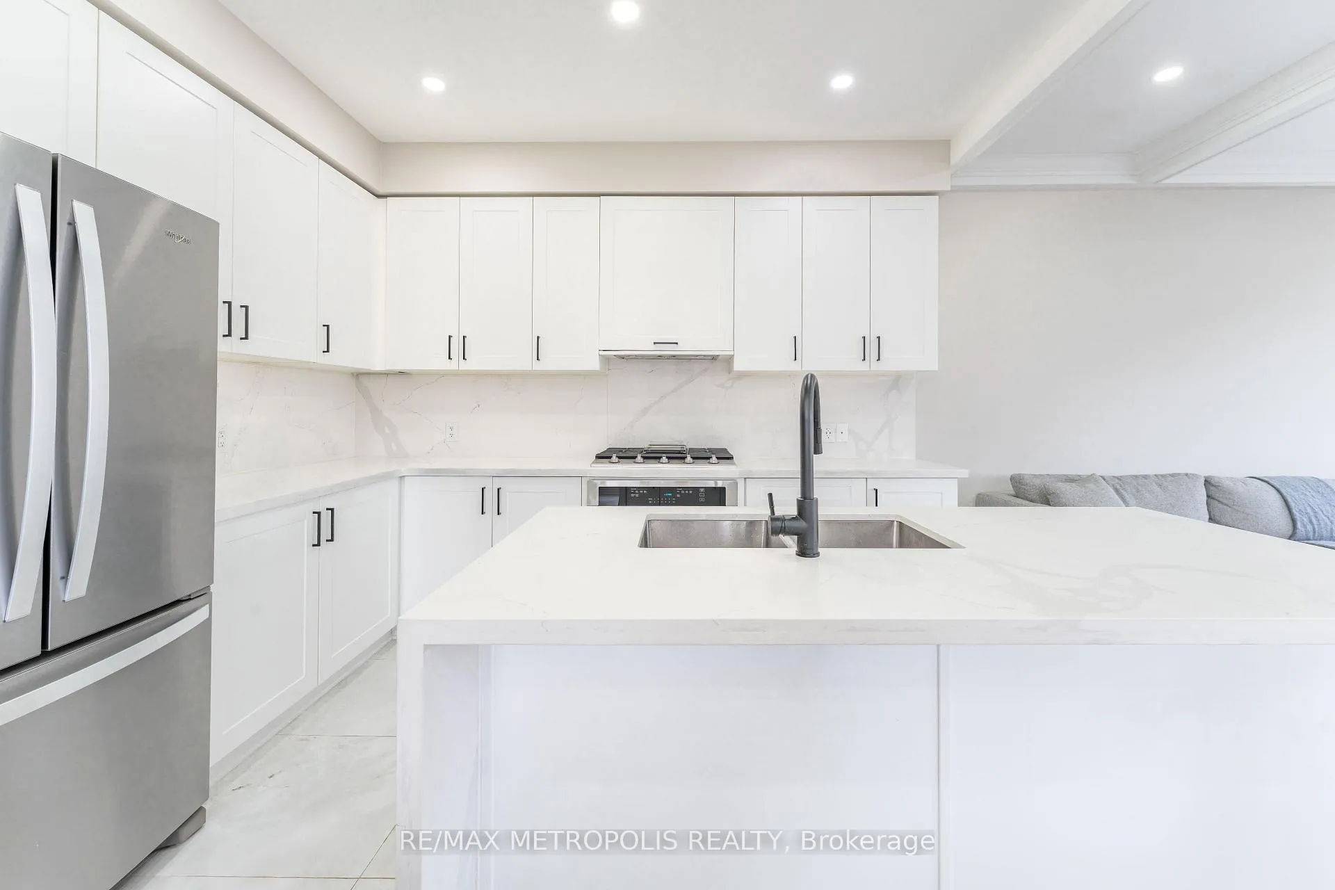 Photo 12 of 2503 Hibiscus Drive, Pickering, Rural Pickering — HOMEH