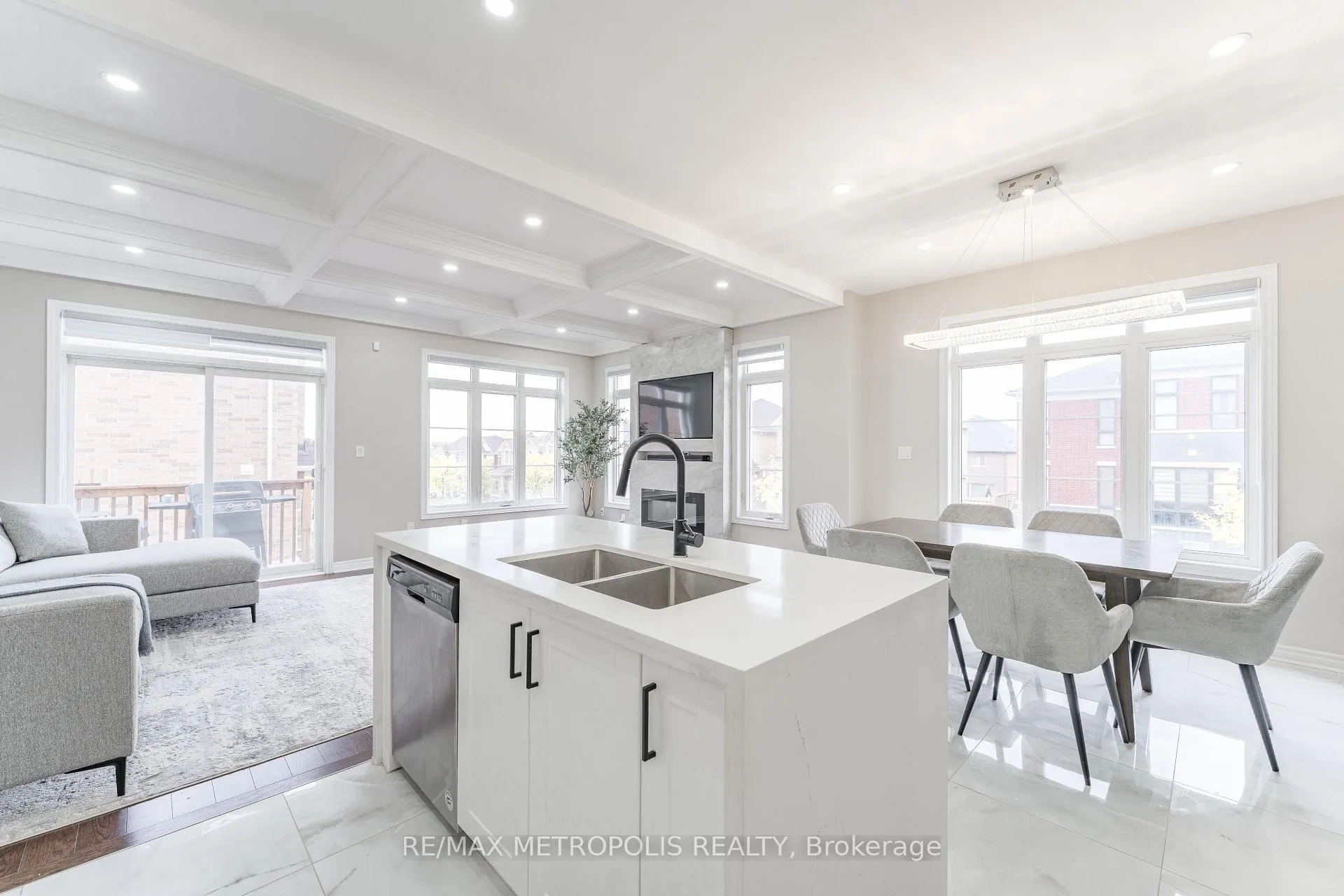 Photo 14 of 2503 Hibiscus Drive, Pickering, Rural Pickering — HOMEH