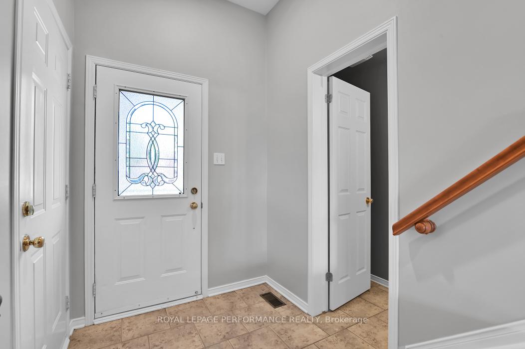 Photo 2 of 2203 Brockstone Crescent, Ottawa, Avalon East — HOMEH