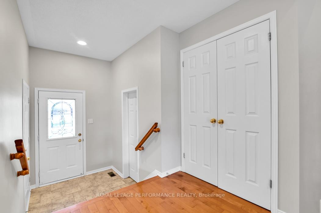 Photo 4 of 2203 Brockstone Crescent, Ottawa, Avalon East — HOMEH