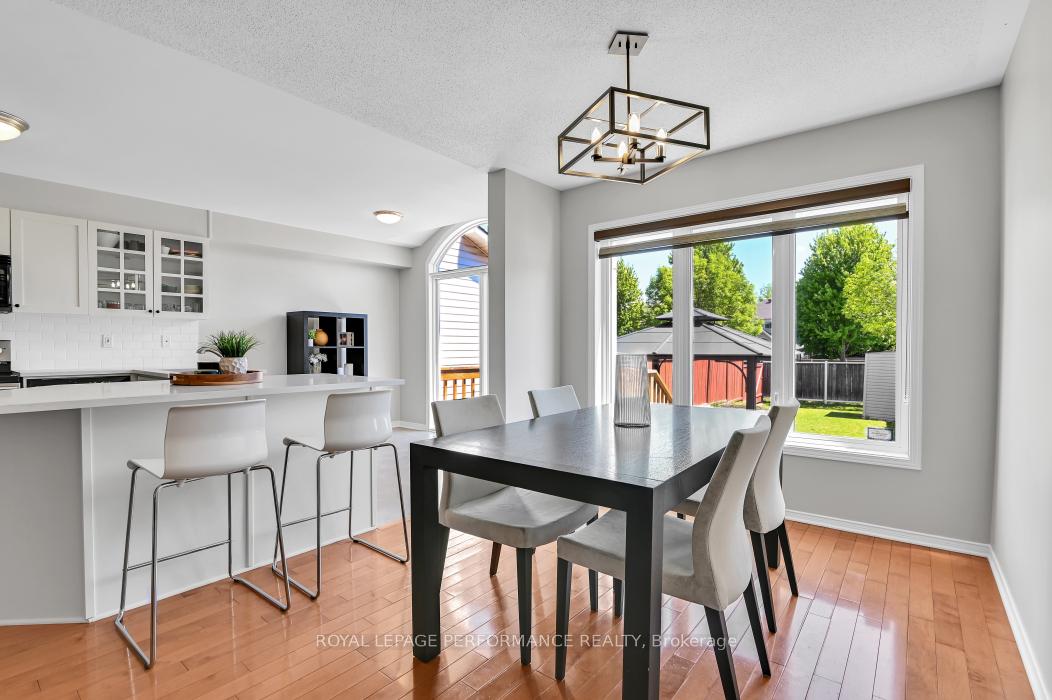 Photo 8 of 2203 Brockstone Crescent, Ottawa, Avalon East — HOMEH