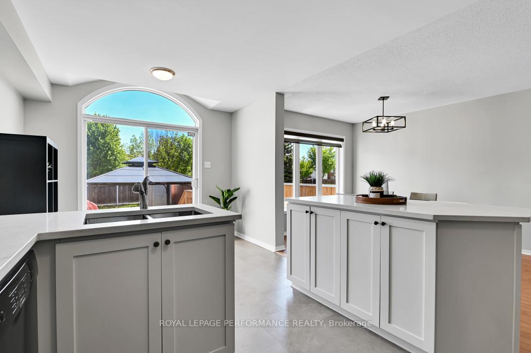 Photo 12 of 2203 Brockstone Crescent, Ottawa, Avalon East — HOMEH