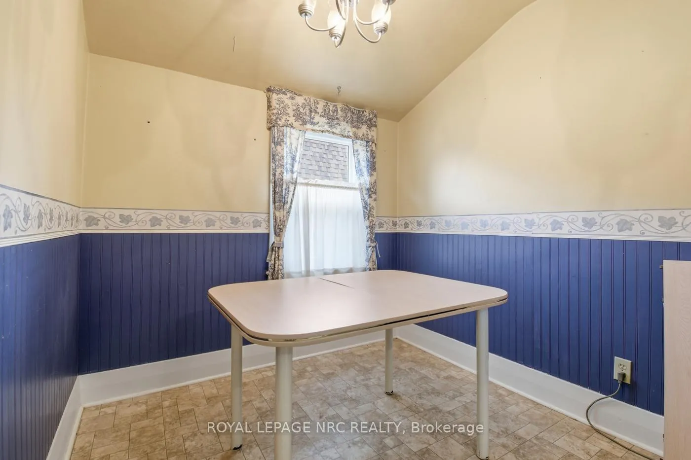 Photo 12 of 103 Main Street E, Port Colborne, Killaly East — HOMEH