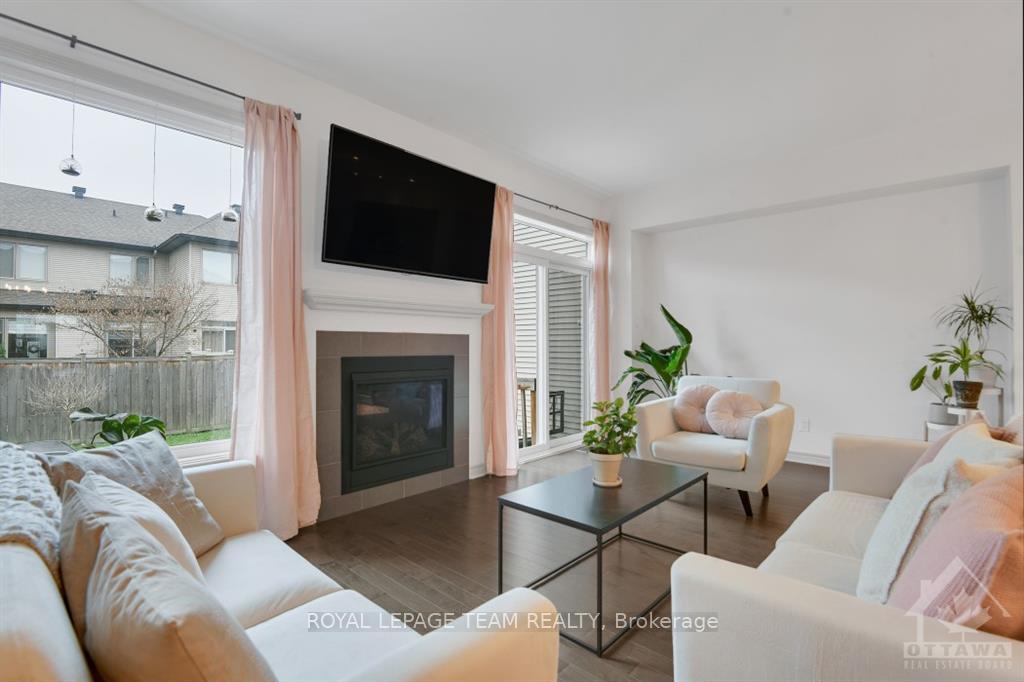 Photo 3 of 308 Rainrock Crescent, Ottawa, Mer Bleue/Bradley Estates/Anderson Park — HOMEH