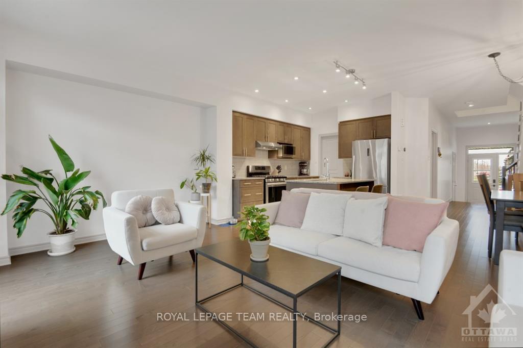 Photo 4 of 308 Rainrock Crescent, Ottawa, Mer Bleue/Bradley Estates/Anderson Park — HOMEH