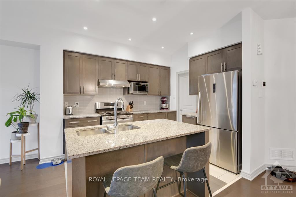 Photo 10 of 308 Rainrock Crescent, Ottawa, Mer Bleue/Bradley Estates/Anderson Park — HOMEH