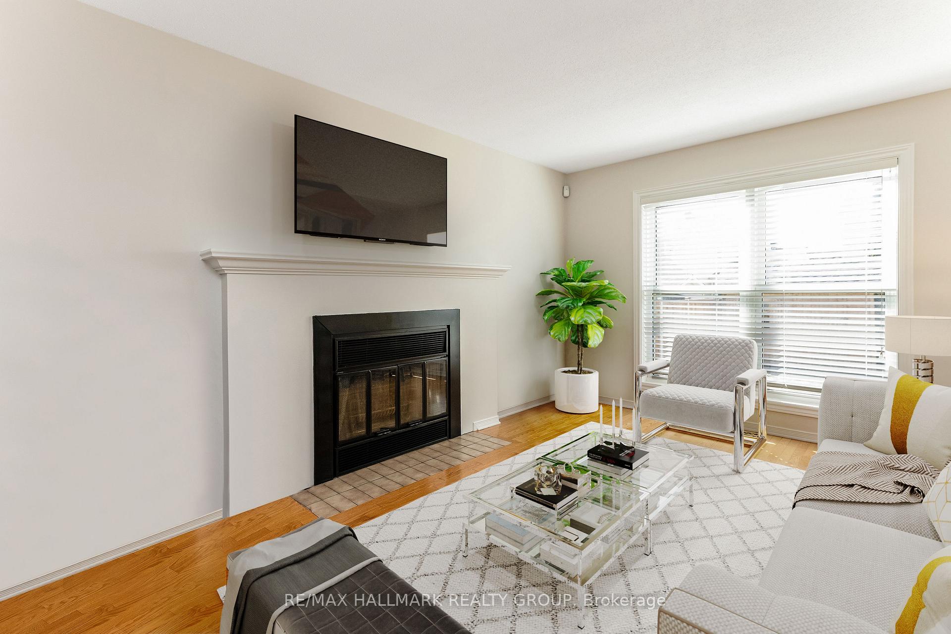 Photo 6 of 496 Harrowsmith Way, Ottawa, Fallingbrook/Gardenway South — HOMEH