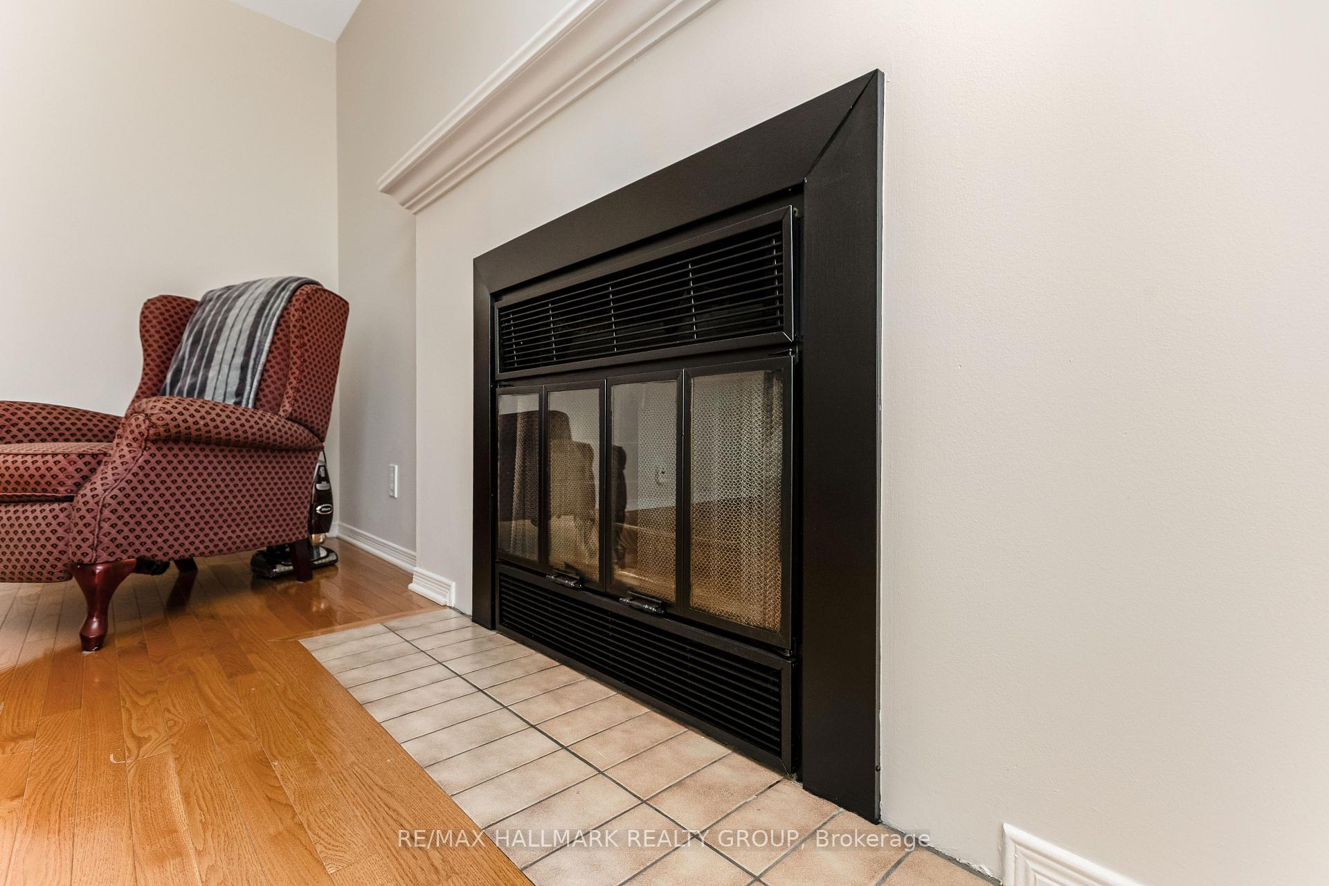 Photo 7 of 496 Harrowsmith Way, Ottawa, Fallingbrook/Gardenway South — HOMEH