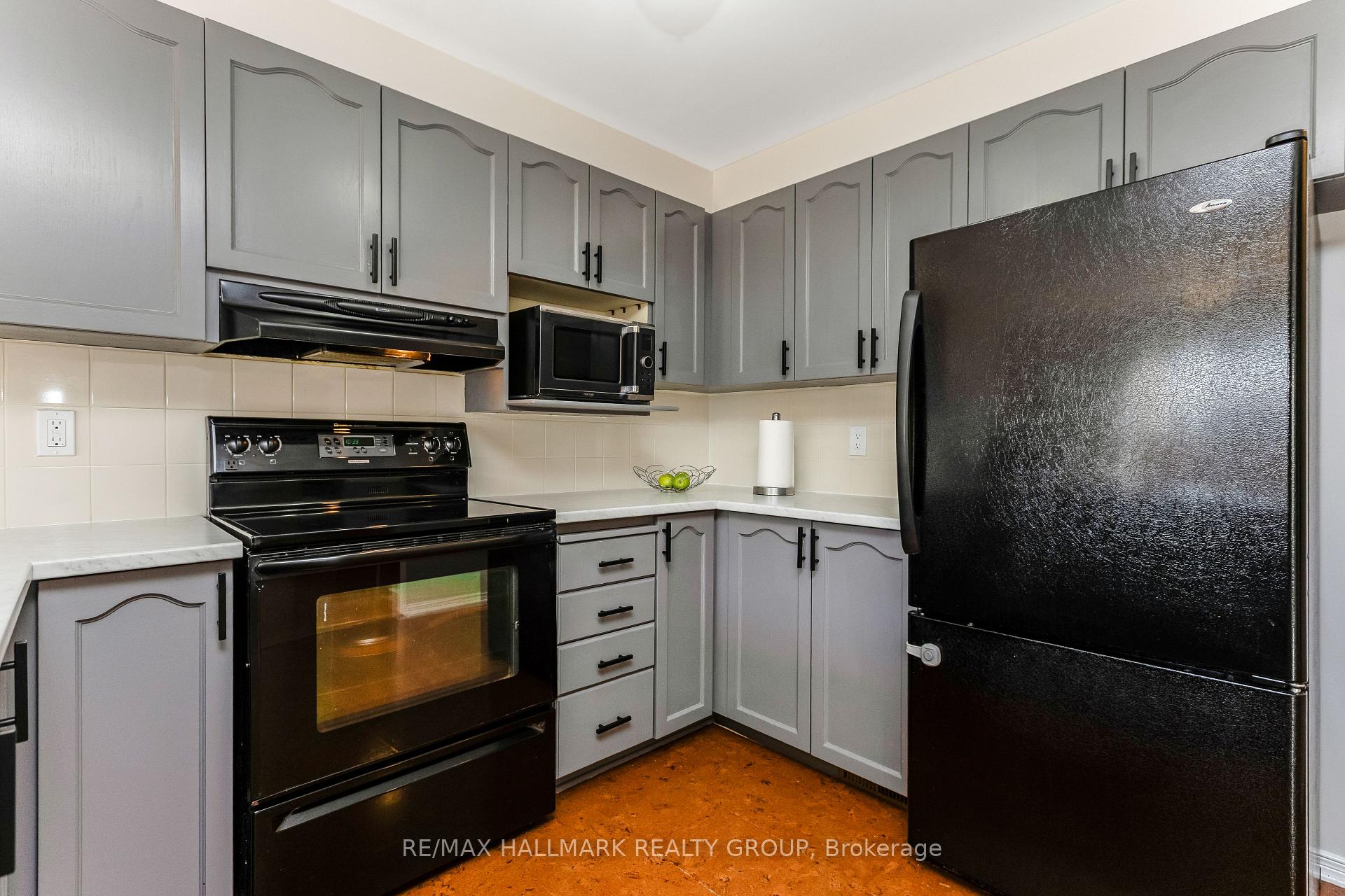 Photo 10 of 496 Harrowsmith Way, Ottawa, Fallingbrook/Gardenway South — HOMEH