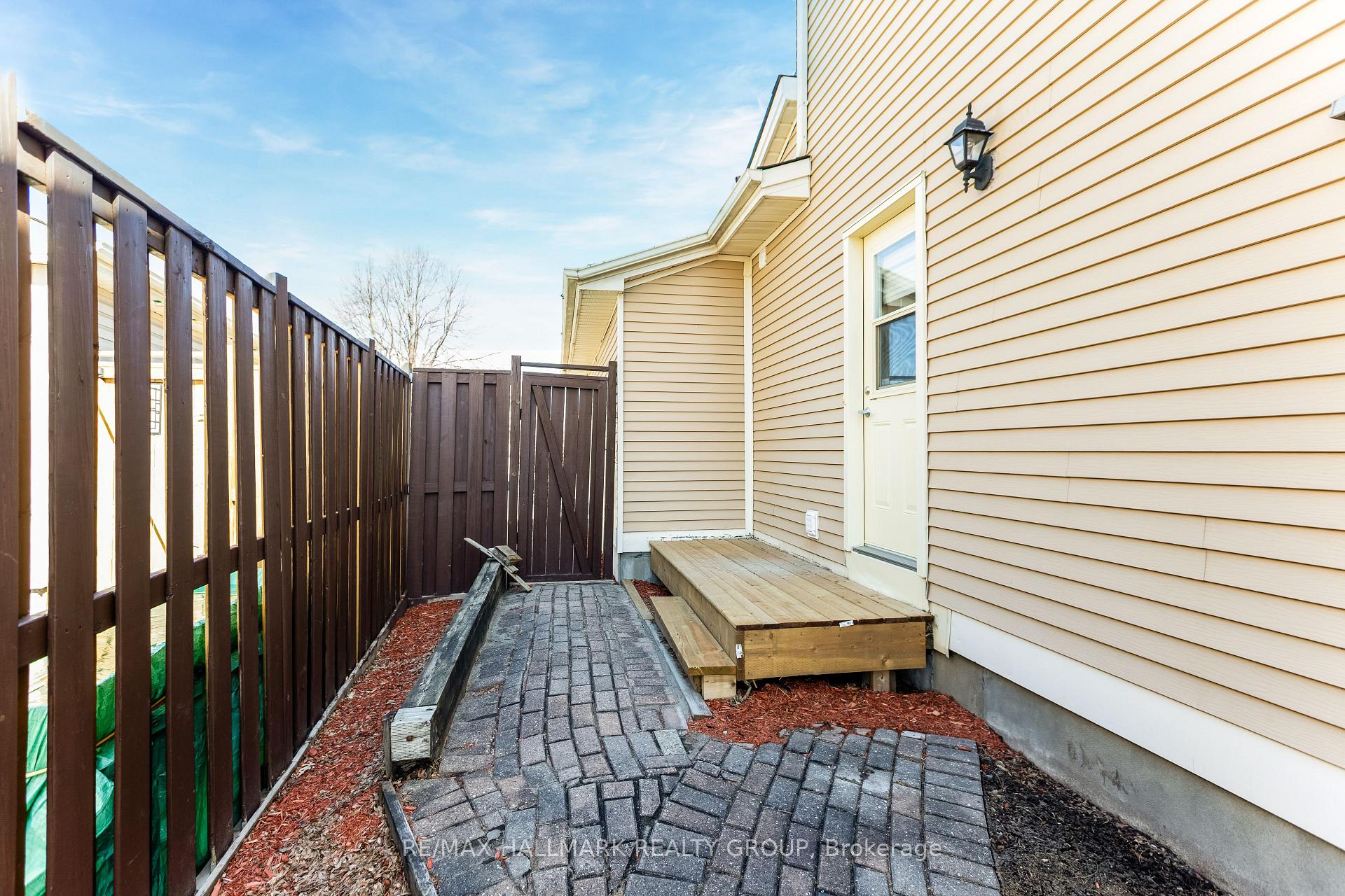 Photo 29 of 496 Harrowsmith Way, Ottawa, Fallingbrook/Gardenway South — HOMEH