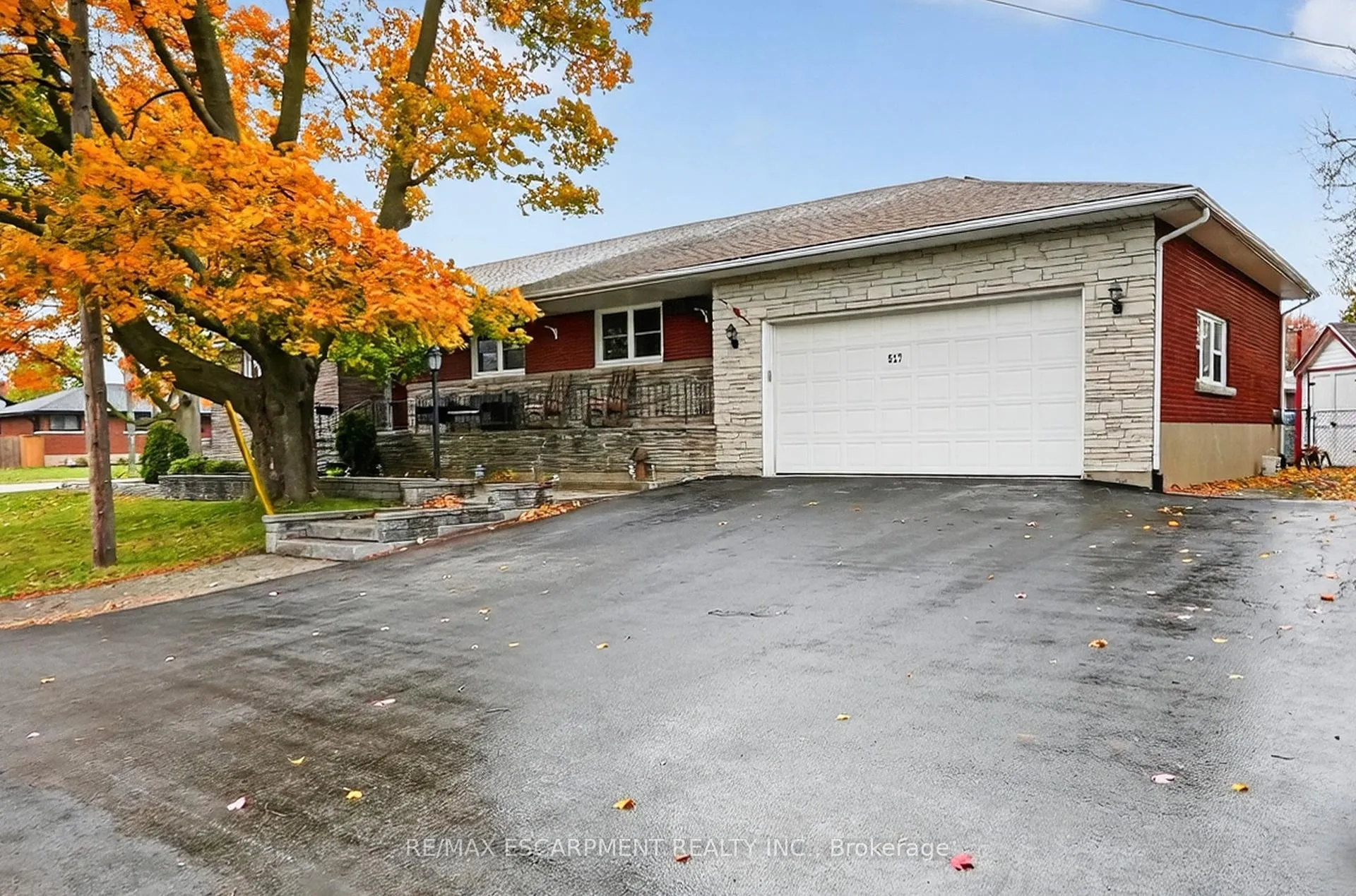 Photo 2 of 517 Stanley Street, Port Colborne, Sugarloaf — HOMEH