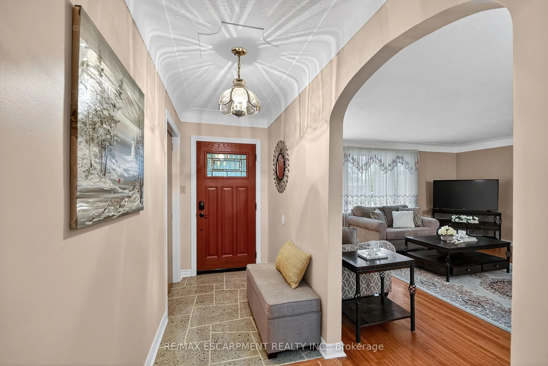 Photo 4 of 517 Stanley Street, Port Colborne, Sugarloaf — HOMEH