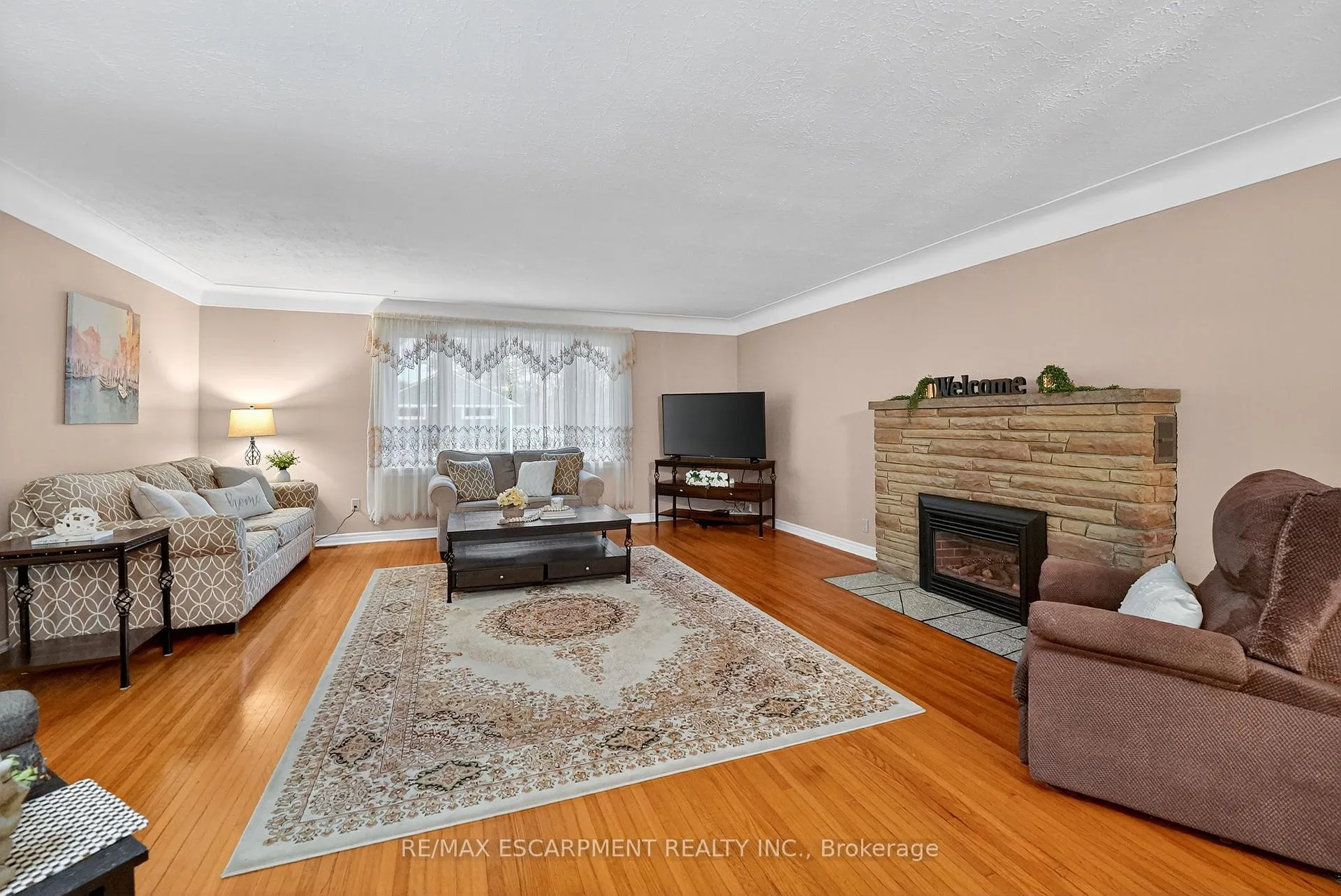 Photo 5 of 517 Stanley Street, Port Colborne, Sugarloaf — HOMEH