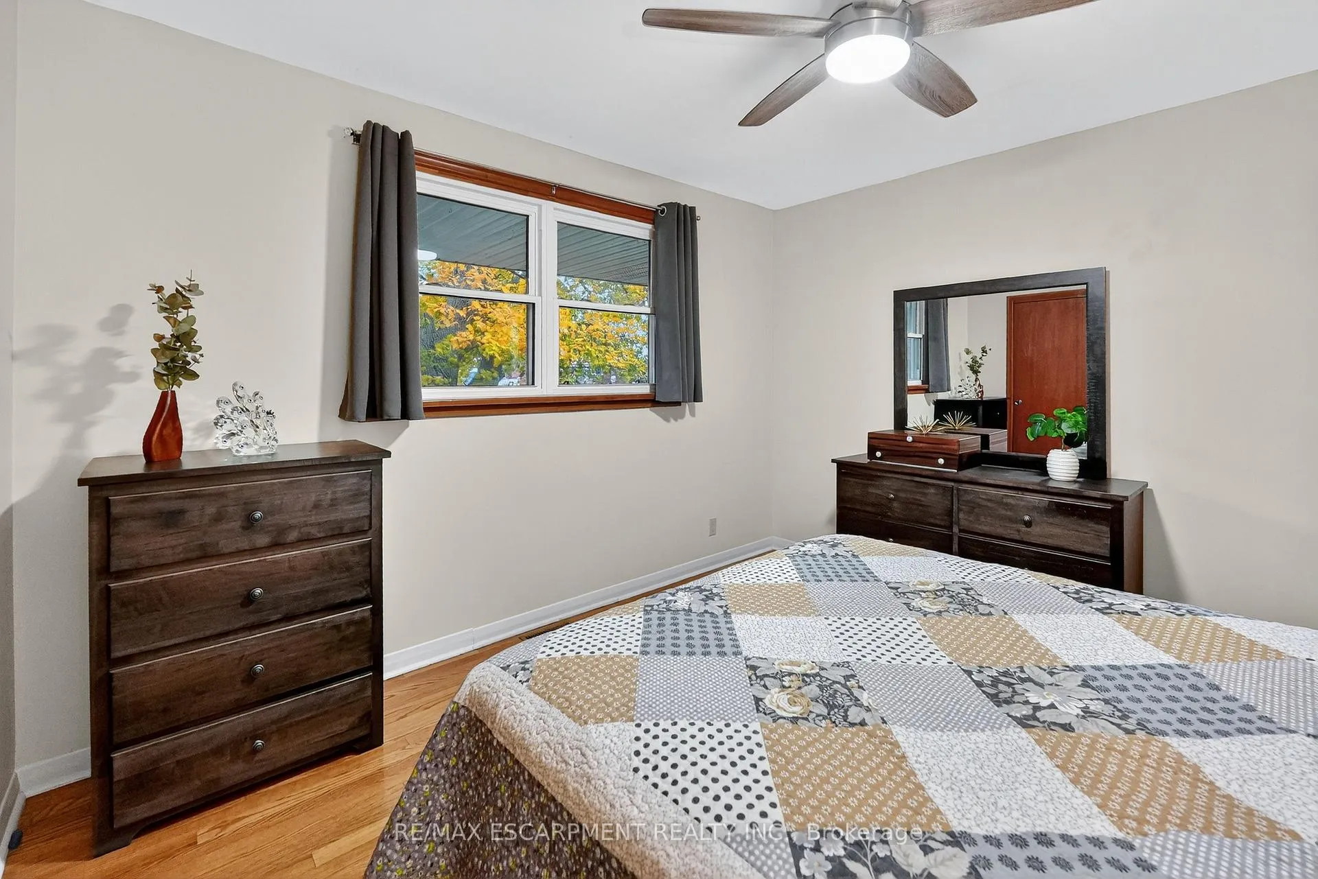Photo 12 of 517 Stanley Street, Port Colborne, Sugarloaf — HOMEH