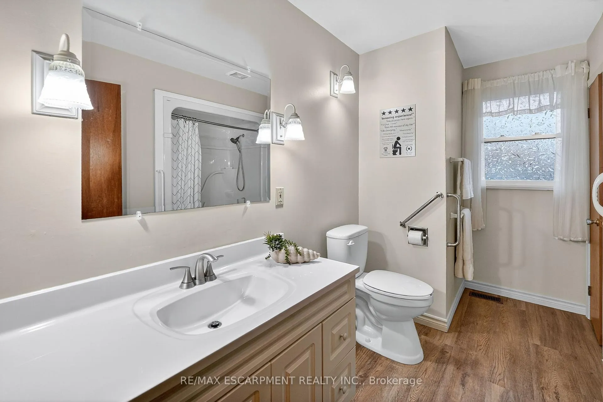 Photo 17 of 517 Stanley Street, Port Colborne, Sugarloaf — HOMEH
