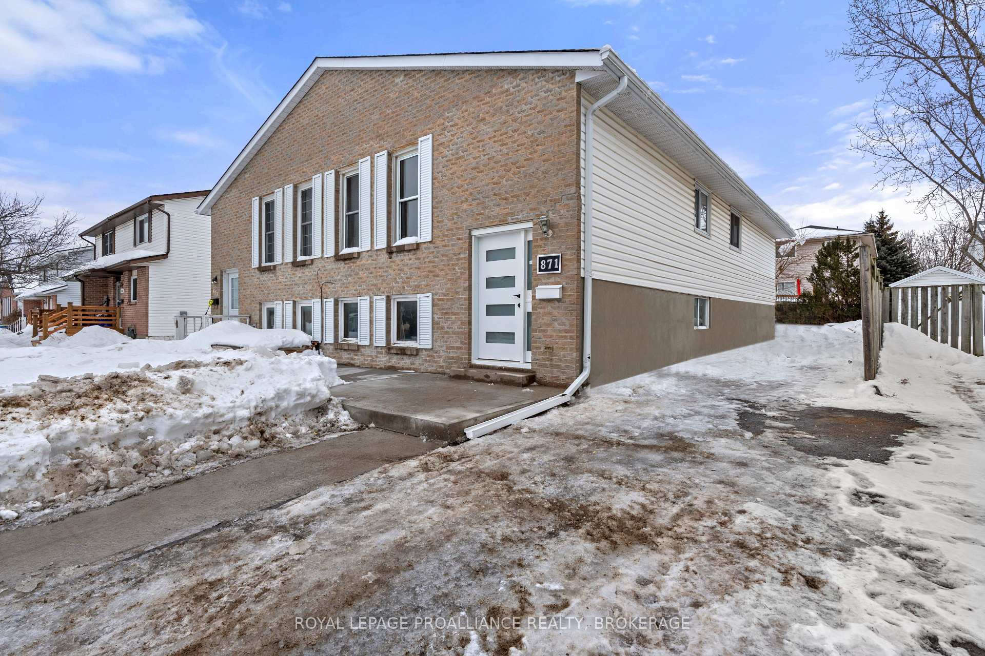 Photo 1 of 871 Larchwood Crescent, Kingston, City Northwest — HOMEH
