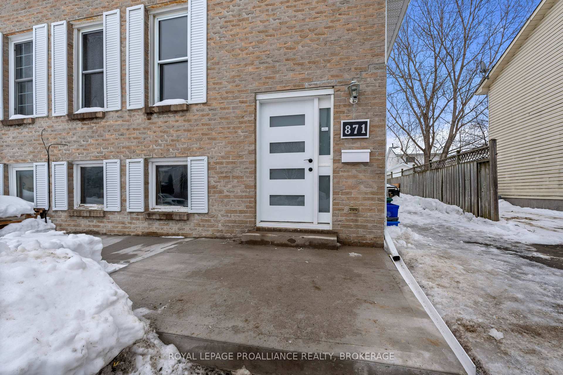 Photo 3 of 871 Larchwood Crescent, Kingston, City Northwest — HOMEH