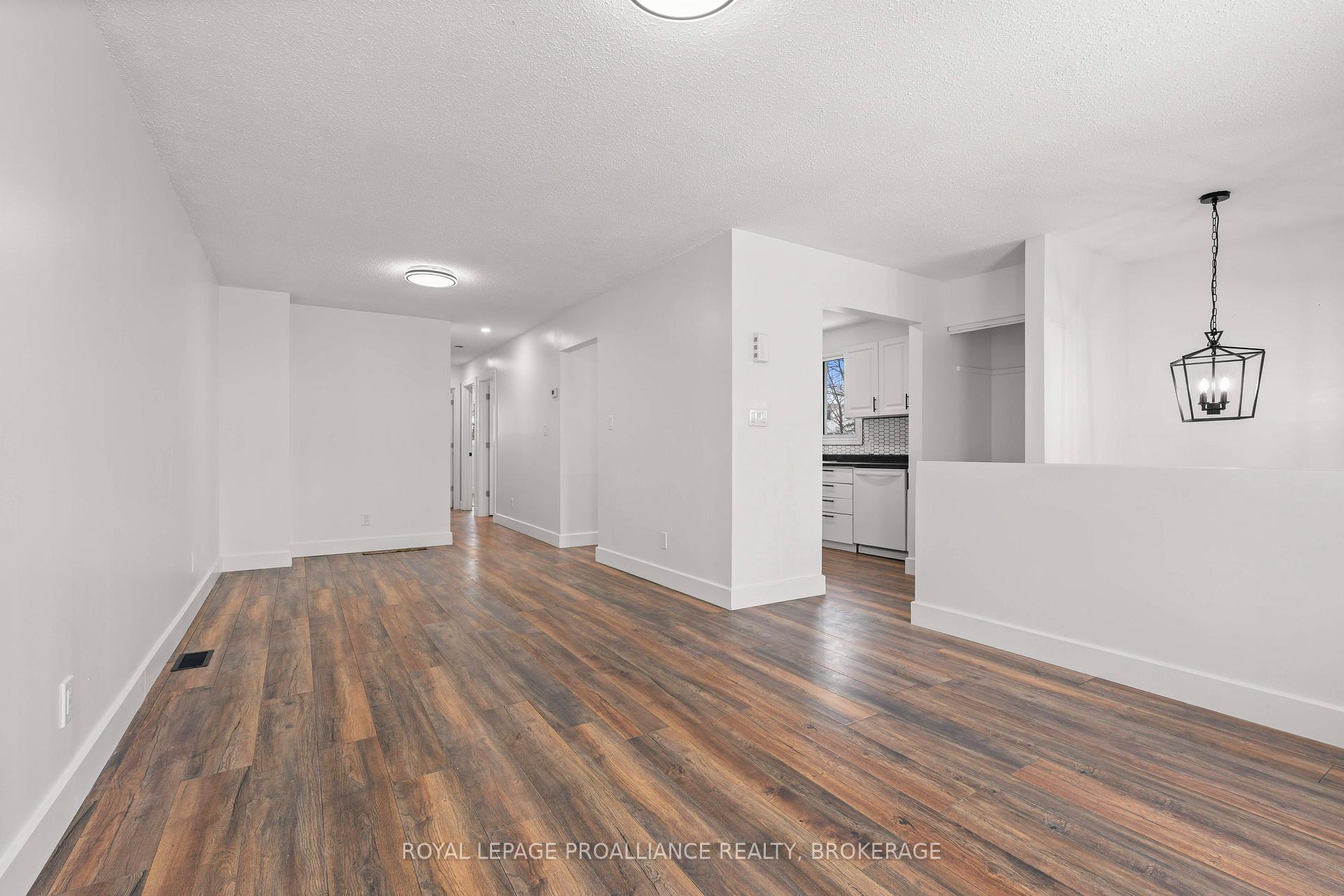 Photo 6 of 871 Larchwood Crescent, Kingston, City Northwest — HOMEH