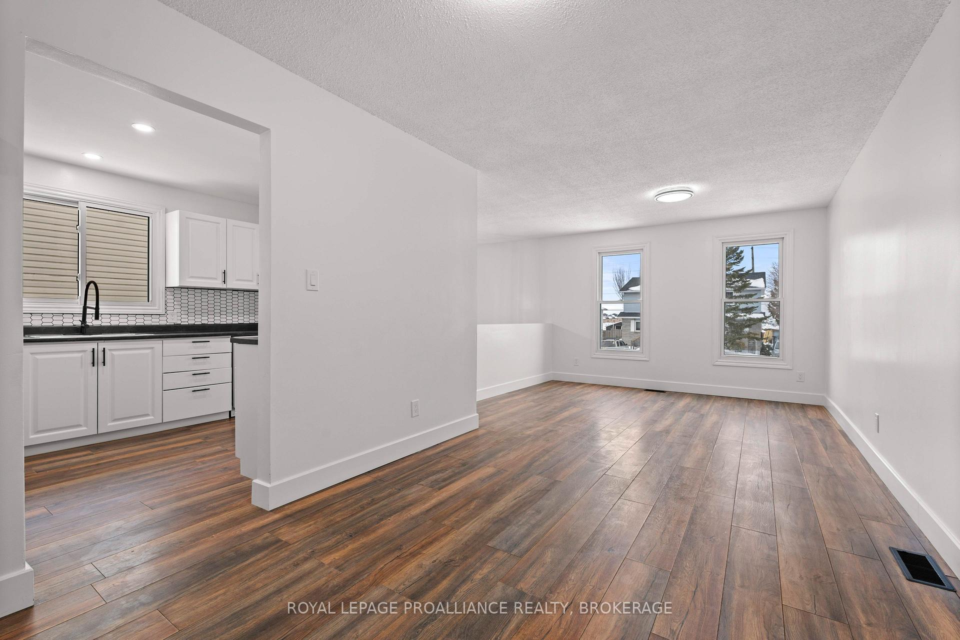 Photo 8 of 871 Larchwood Crescent, Kingston, City Northwest — HOMEH