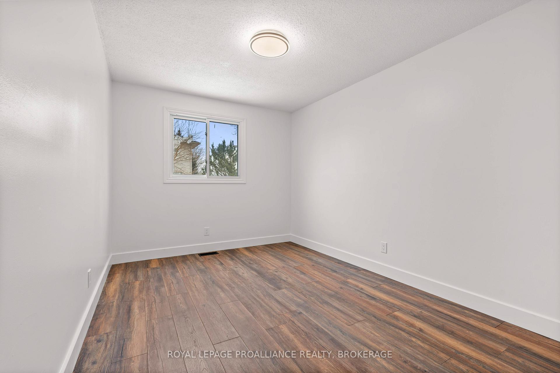 Photo 13 of 871 Larchwood Crescent, Kingston, City Northwest — HOMEH