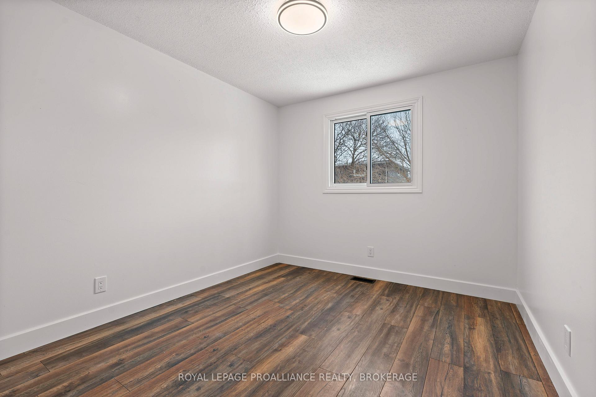 Photo 15 of 871 Larchwood Crescent, Kingston, City Northwest — HOMEH
