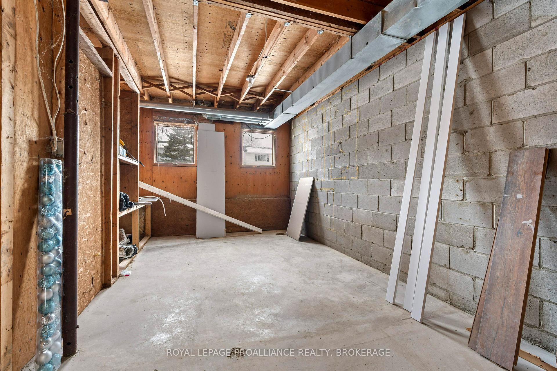 Photo 20 of 871 Larchwood Crescent, Kingston, City Northwest — HOMEH