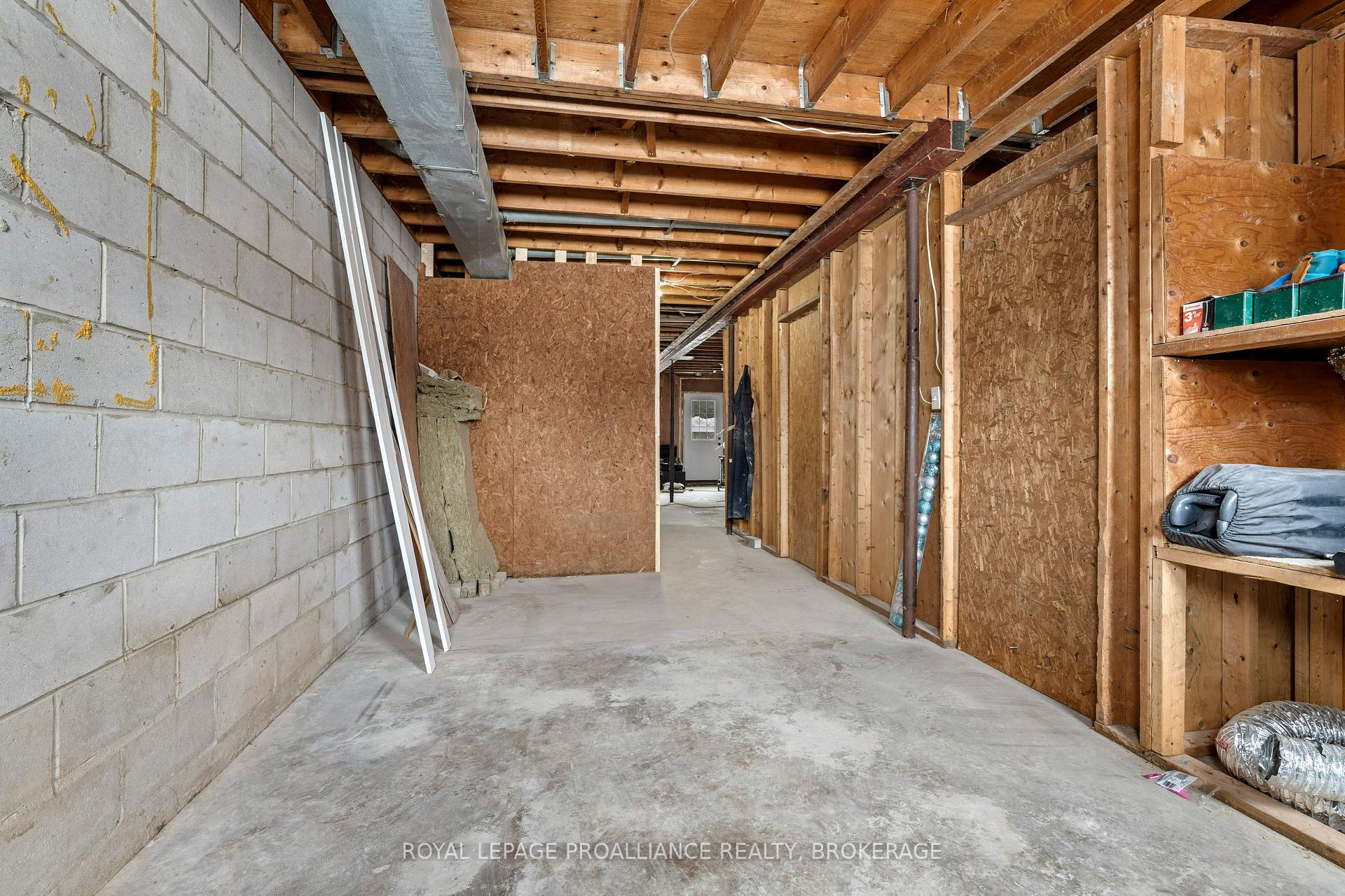 Photo 21 of 871 Larchwood Crescent, Kingston, City Northwest — HOMEH