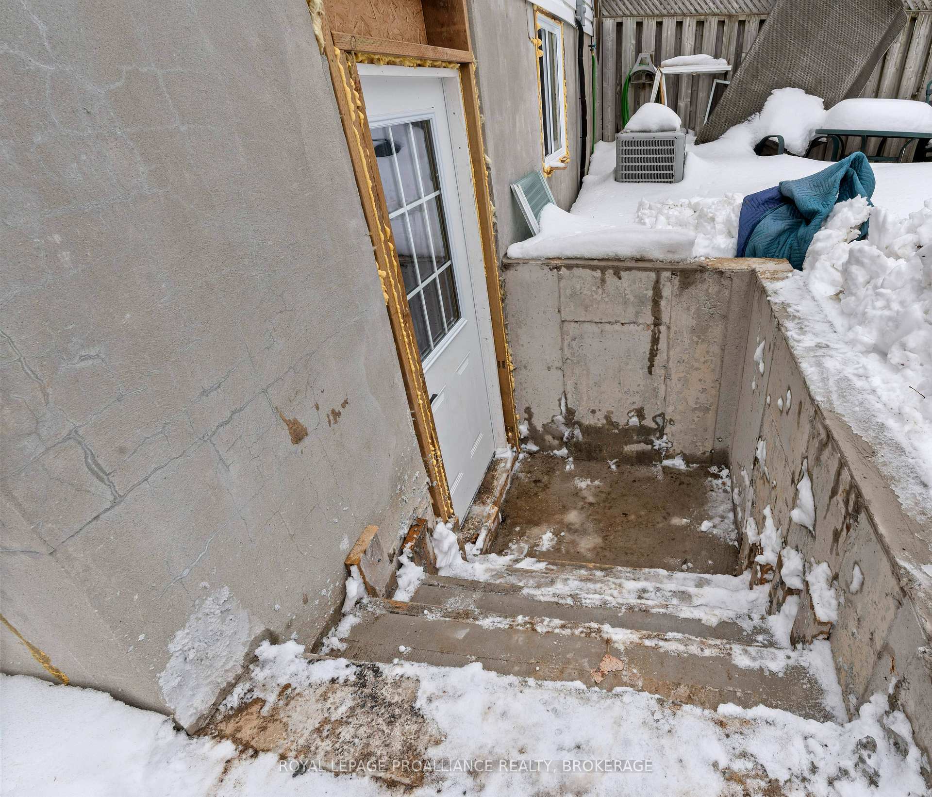 Photo 23 of 871 Larchwood Crescent, Kingston, City Northwest — HOMEH