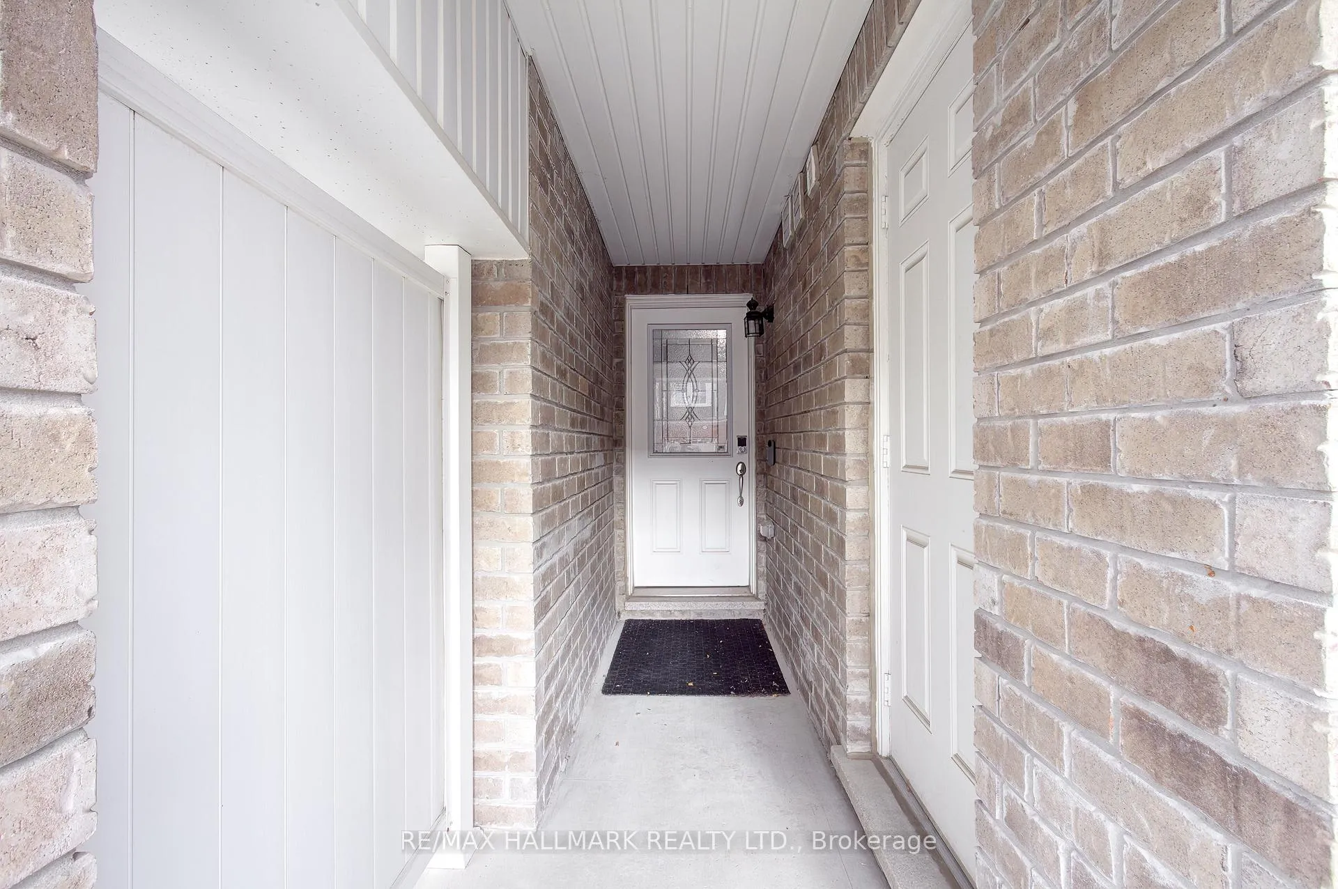 Photo 6 of 1036 Dragonfly Avenue, Pickering, Rural Pickering — HOMEH