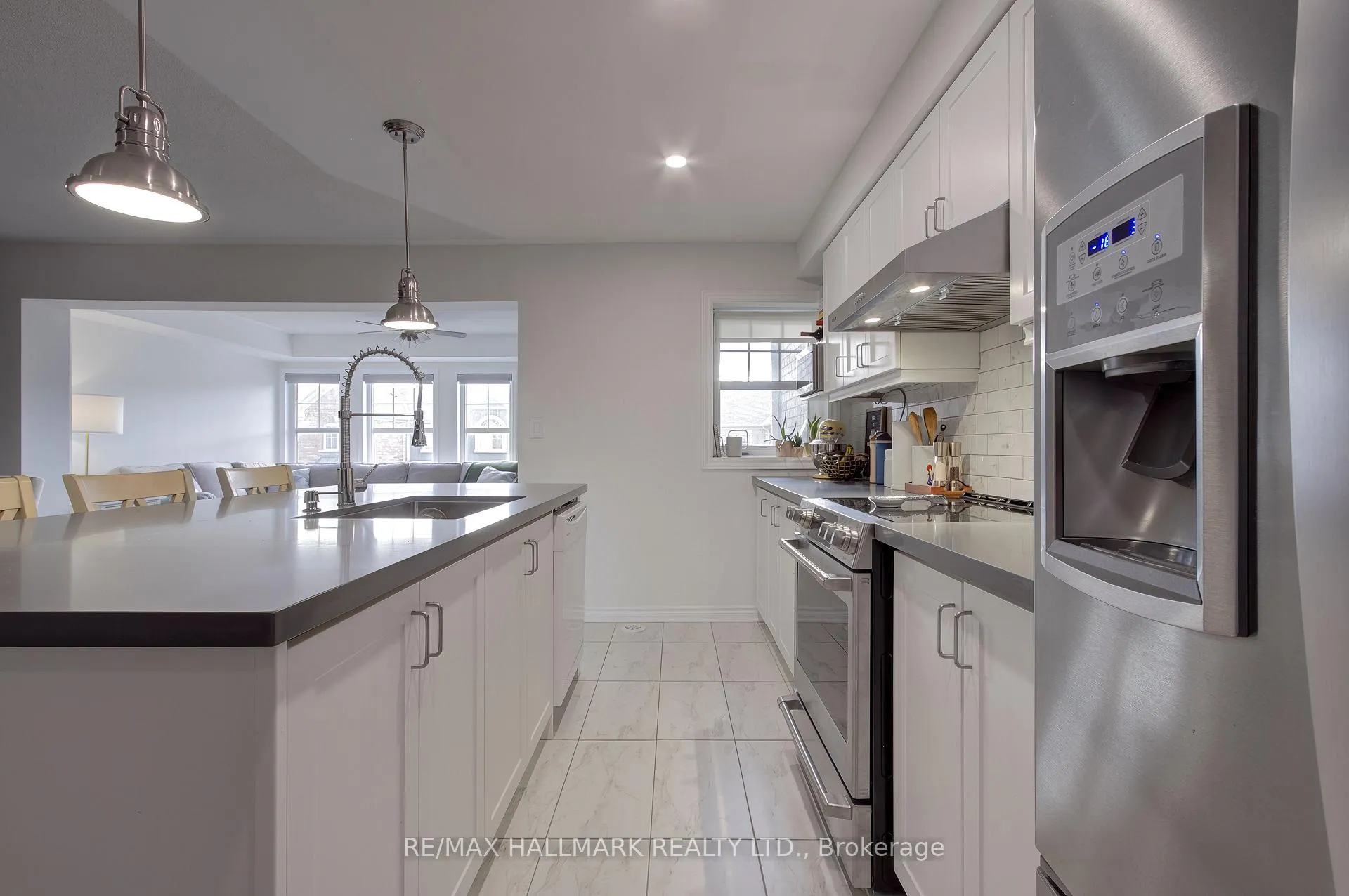 Photo 17 of 1036 Dragonfly Avenue, Pickering, Rural Pickering — HOMEH