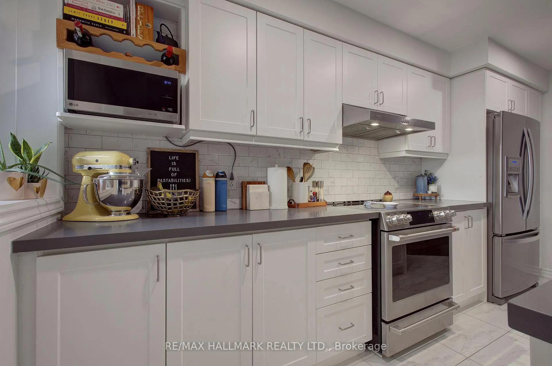 Photo 18 of 1036 Dragonfly Avenue, Pickering, Rural Pickering — HOMEH