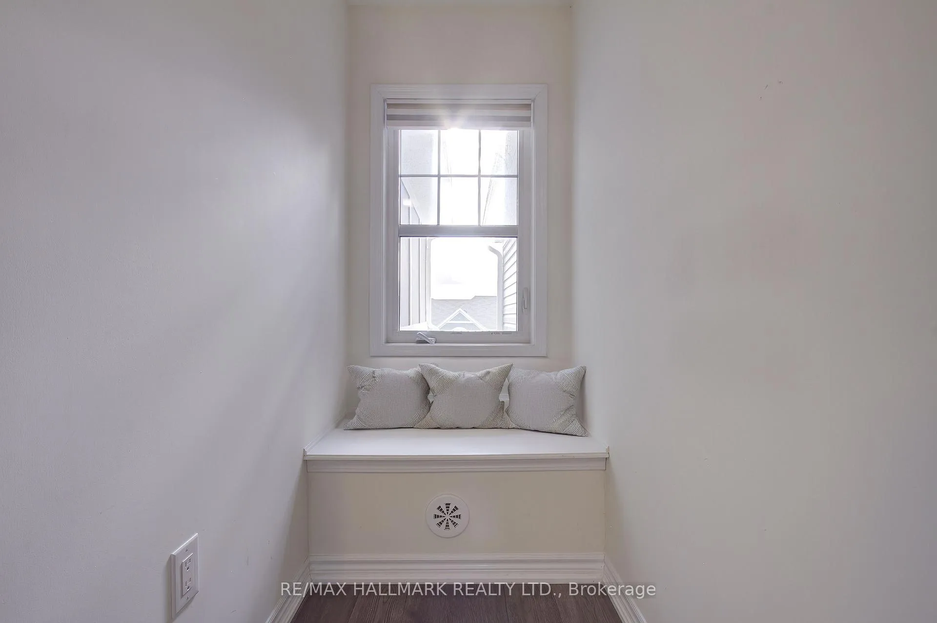 Photo 41 of 1036 Dragonfly Avenue, Pickering, Rural Pickering — HOMEH